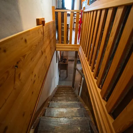 Walser House בית הארחה 3*